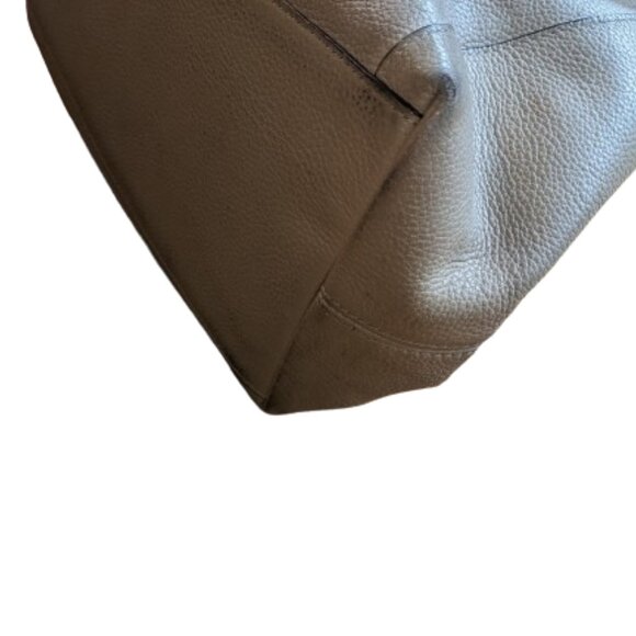 Medium Size Tan COACH  Leather Handbag - Picture 5 of 10